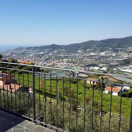 La Vista Del Poggio Bed and Breakfast Castellaro  Buitenkant foto